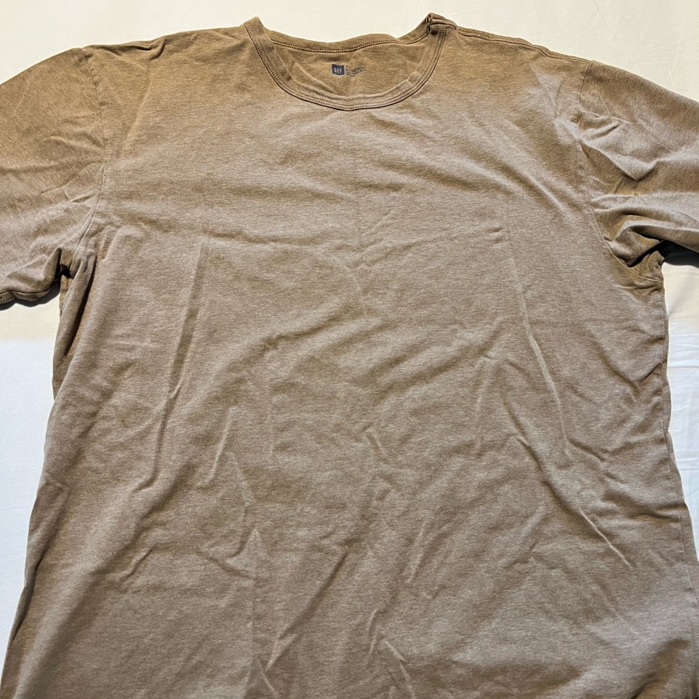 Gap t-shirt